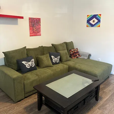 Lea Apartment *